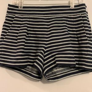 J Crew size 6 navy blue striped shorts cotton and linen blend side zipper